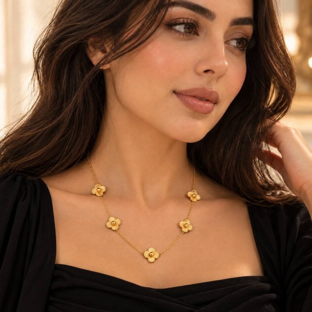 قلادة Van Cleef Guilloché